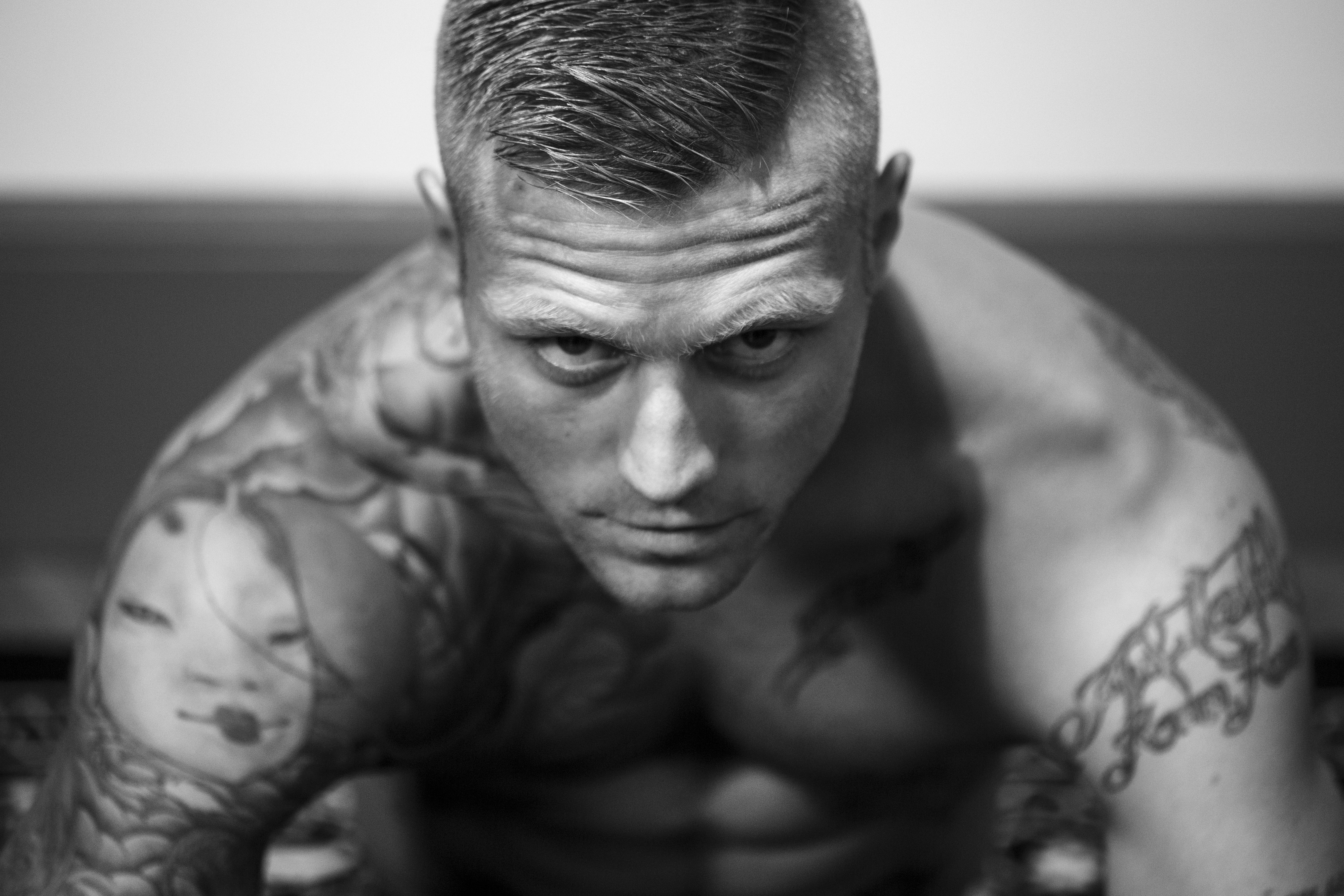 Wir Rapperjungs mit den dicken Köpfen und Rieseneiern!“ - Kontra K ... - Kontra K Tattoos
Wir Rapperjungs mit den dicken Köpfen und Rieseneiern!“ - Kontra K ... - Kontra K Tattoos